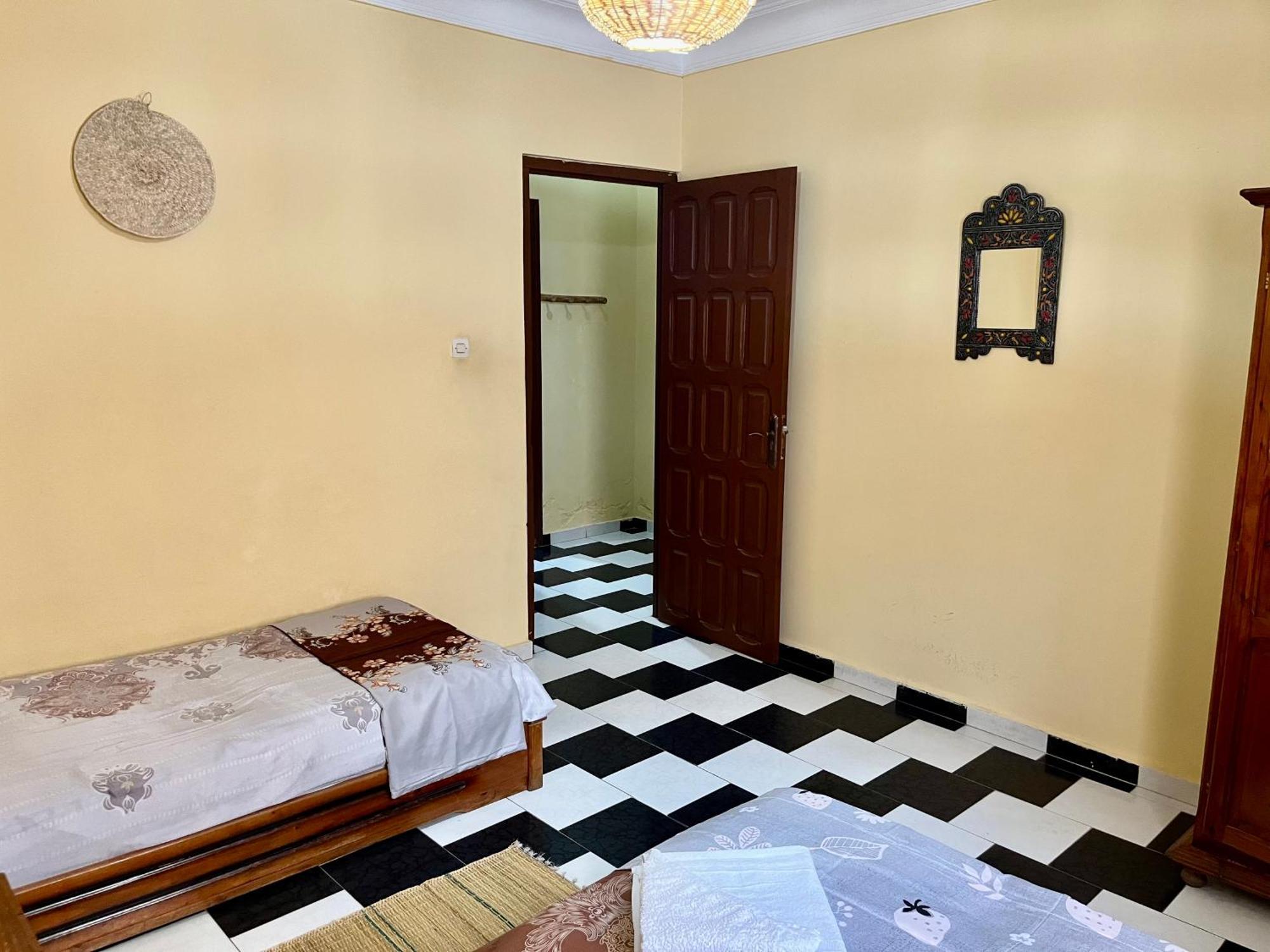 Soleado Apartamento Al Lado De La Preciosa Medina , A 3 Minutos De La Playa Andando II Apartment Asilah Bagian luar foto